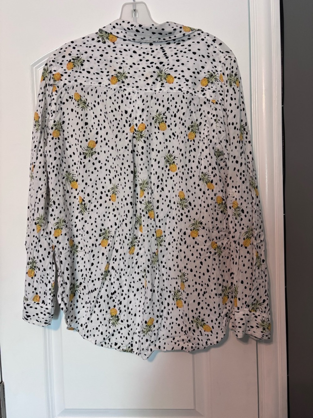 Velvet Heart White Button-Down Shirt with Yellow Pineapple Print Size Medium - Picture 6 of 10